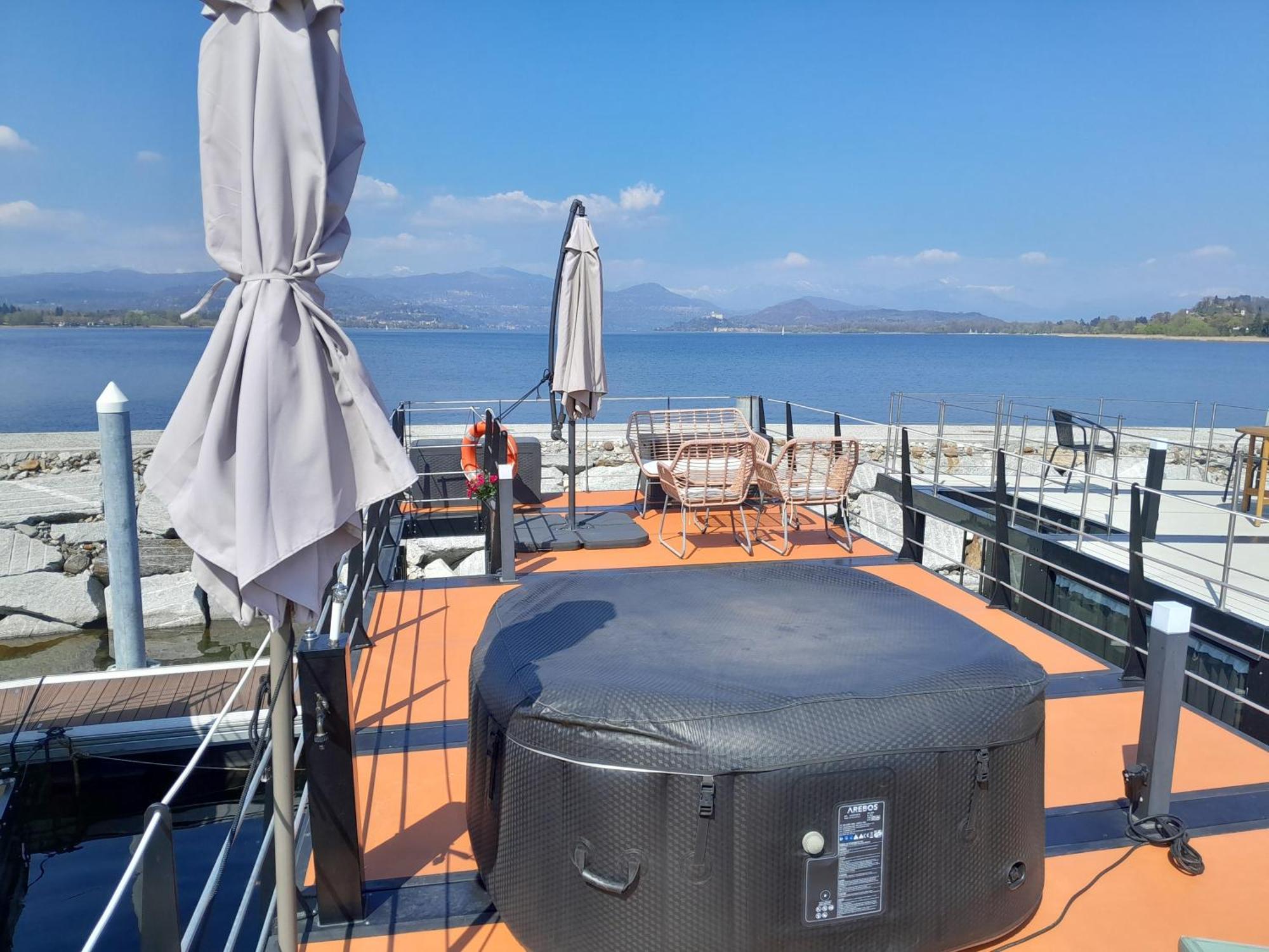Floating Experience Black Pearl, Lago Maggiore Dormelletto Luaran gambar