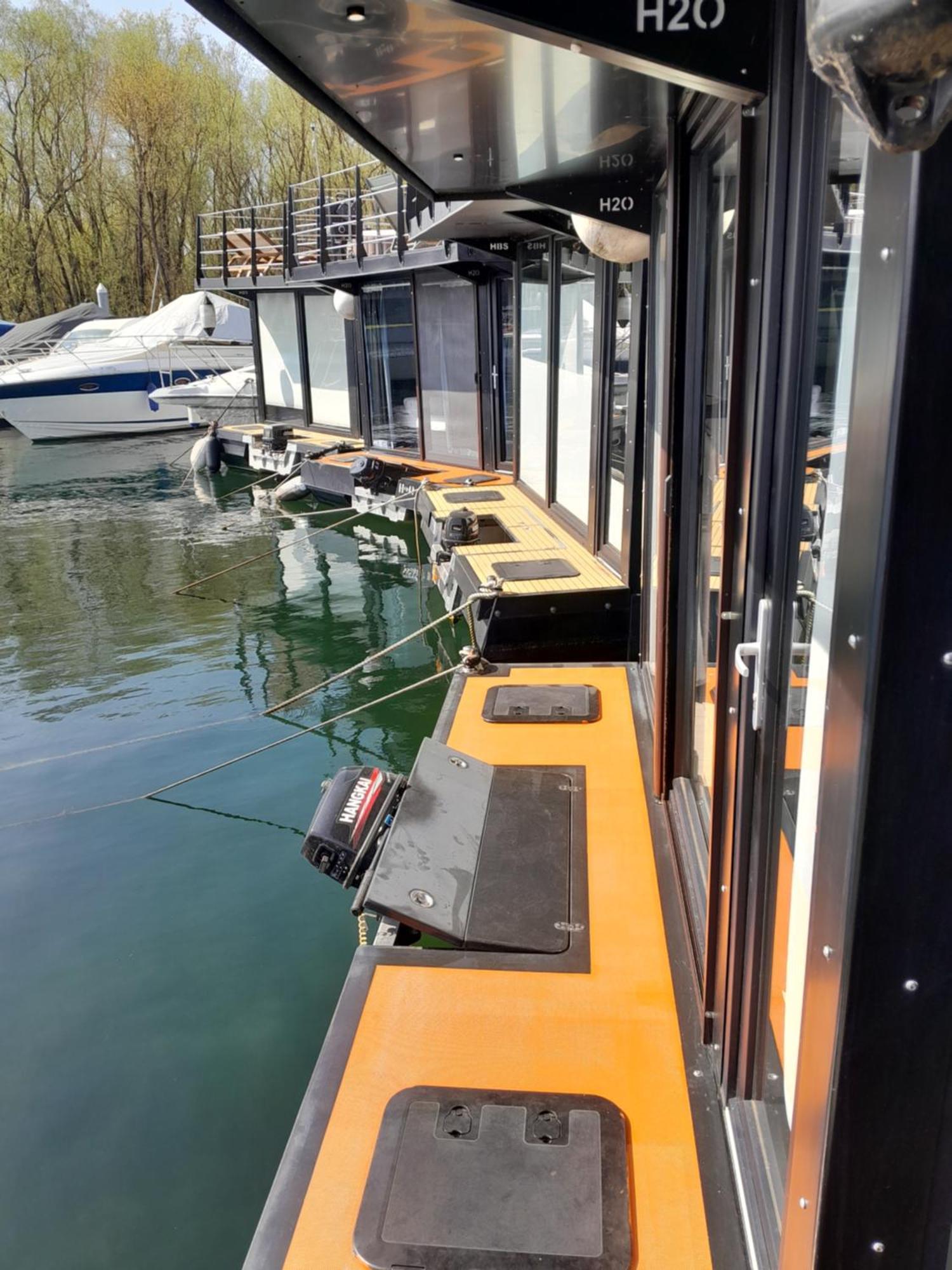 Floating Experience Black Pearl, Lago Maggiore Dormelletto Luaran gambar